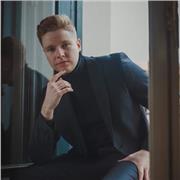 Pianista y profesor de piano con titulación de Grado Superior y Máster